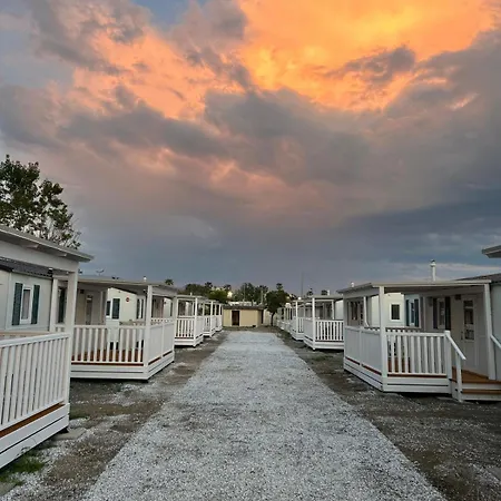 The Village Kamp alanı